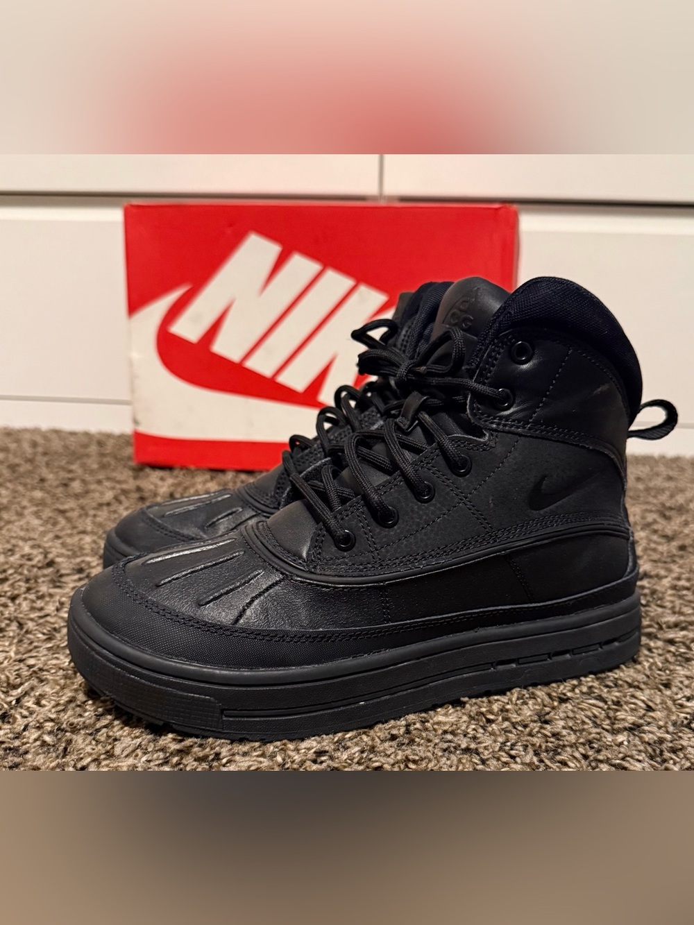 Nike Kids Black Lace-Up High-Top Boots 5Y